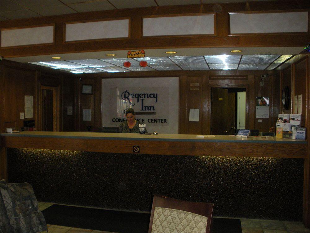Regency Inn And Conference Center Clinton Екстериор снимка