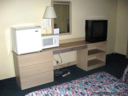Regency Inn And Conference Center Clinton Стая снимка