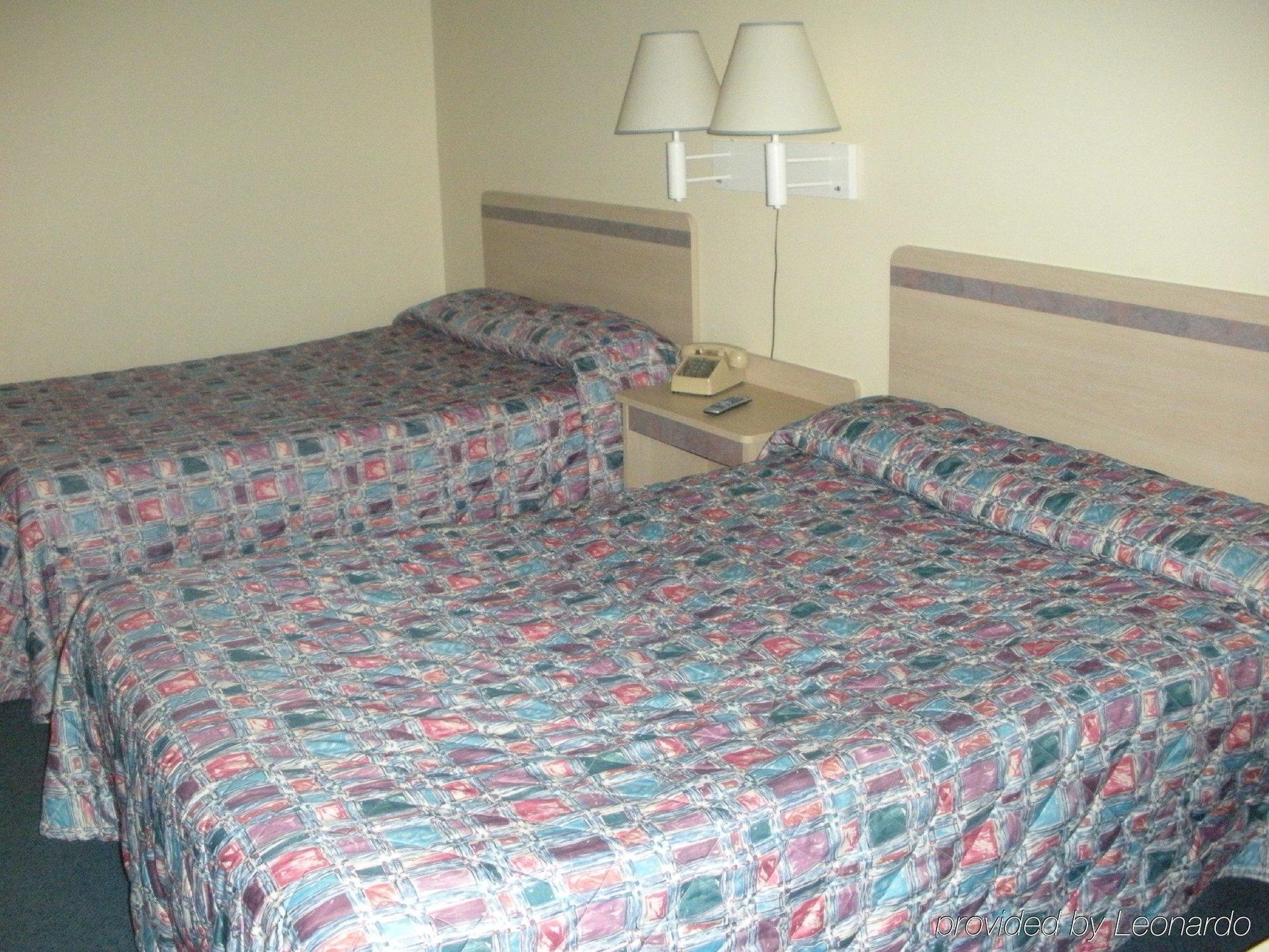 Regency Inn And Conference Center Clinton Стая снимка