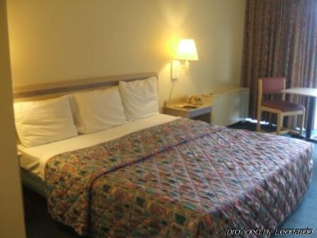 Regency Inn And Conference Center Clinton Стая снимка